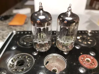 Coppia Valvole Fivre ECC82 amplificatrici nuove.