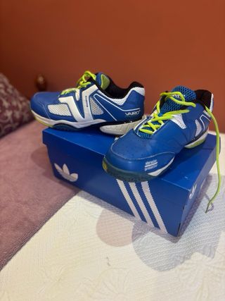 Tenis de pádel Vairo azules y blancos