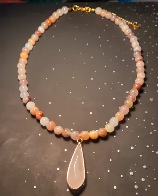 Collar hecho a mano cuarzo rosa y multicolor