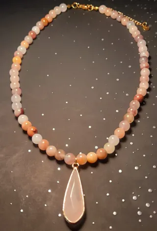Collar hecho a mano cuarzo rosa y multicolor