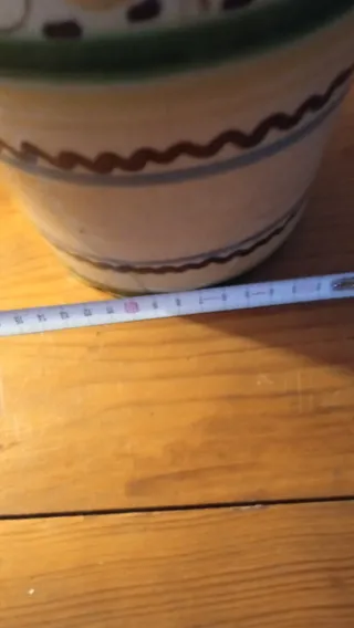 Jarra antigua decorada