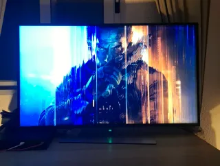 Televisor Loewe Negro y Plateado