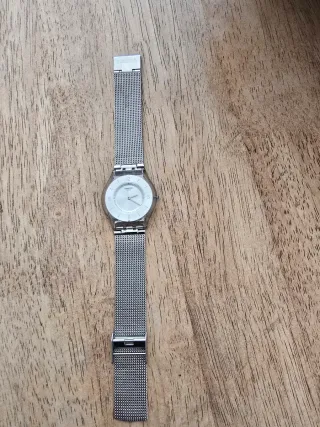 Orologio Swatch Skin con Maglia Metallica Trasparente