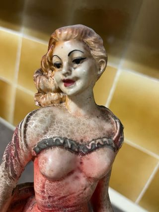 Figura cerámica mujer con perros vintage