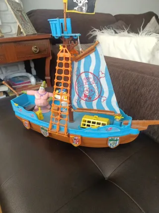 Barco Pirata Bob Esponja con Figuras