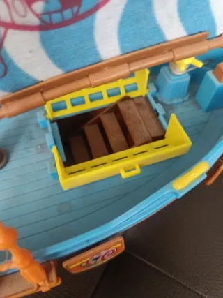 Barco Pirata Bob Esponja con Figuras