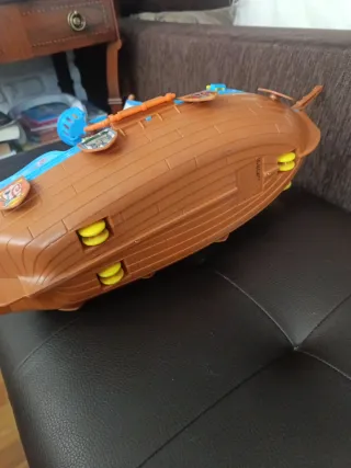 Barco Pirata Bob Esponja con Figuras
