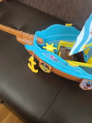 Barco Pirata Bob Esponja con Figuras