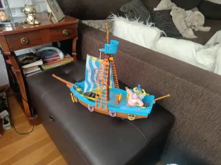 Barco Pirata Bob Esponja con Figuras