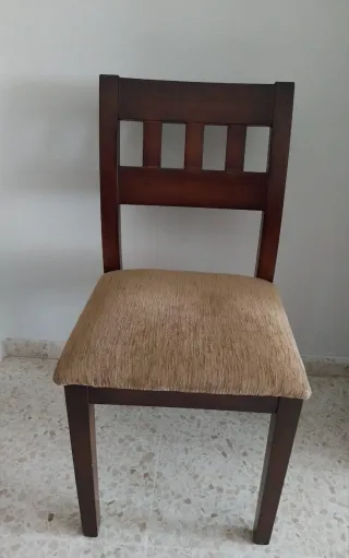 Mesa y 4 sillas nogal