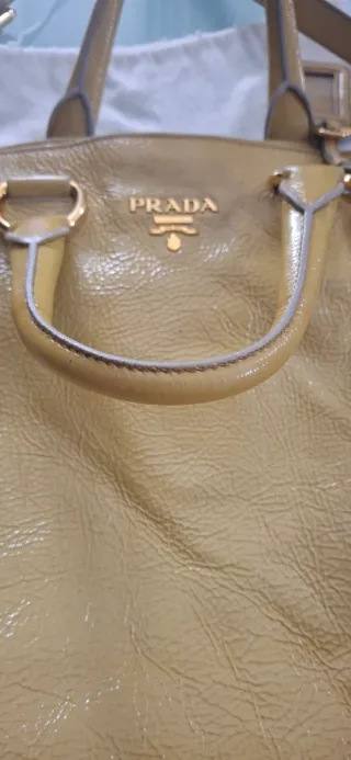 Borsa Prada shopper vernice