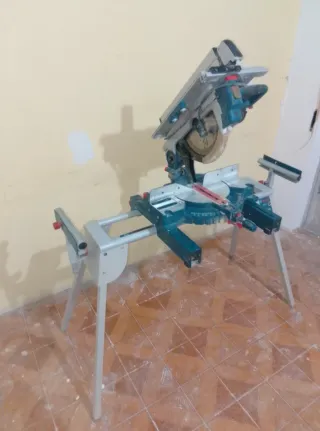 Ingletadora Bosch con caballetes