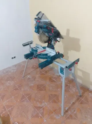 Ingletadora Bosch con caballetes