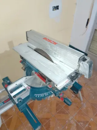 Ingletadora Bosch con caballetes