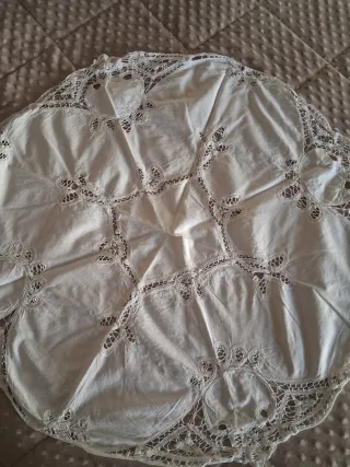 Tovaglia fatta a mano , ricamata