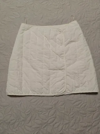 Falda acolchada Zara beige