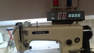 Máquina de coser industrial Brother