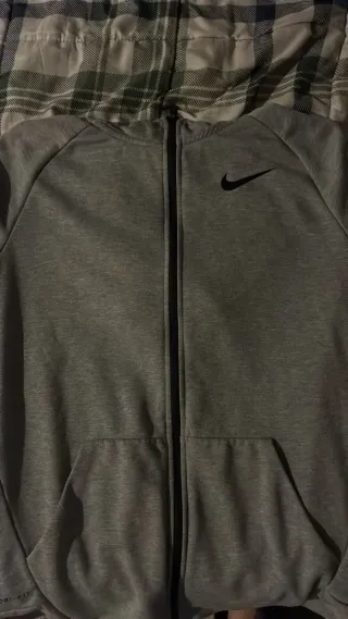Chaqueta Nike Dri-Fit Gris