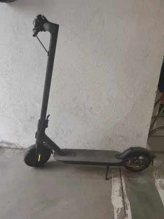 Patinete Xiaomi Mi Essential Negro