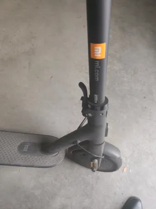 Patinete Xiaomi Mi Essential Negro