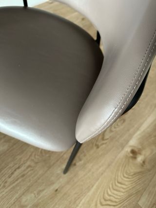 Sillón moderno polipiel y metal