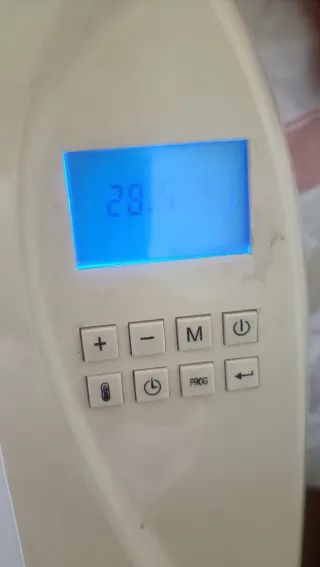 Radiador con soportes para colgar