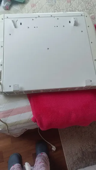 Radiador con soportes para colgar