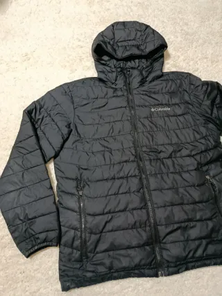 Piumino Columbia nero con cappuccio