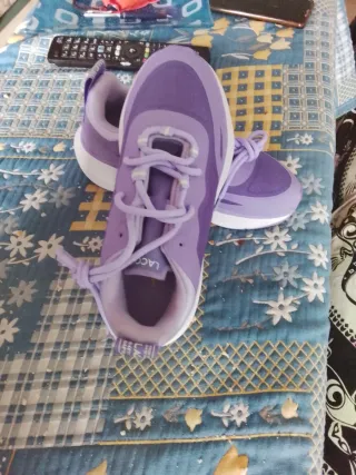 Zapatillas Lacoste Moradas Talla 36 Nuevas