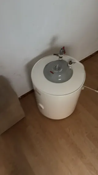 Termo Eléctrico Blanco