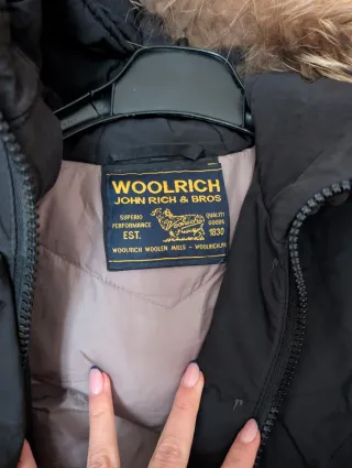 Woolrich Bomber Nero con Cappuccio e Pelliccia