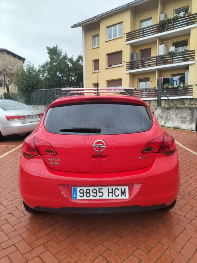 Opel Astra 2011