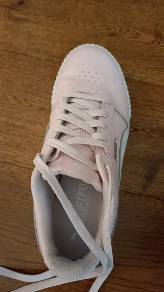 Zapatillas Puma rosas y blancas