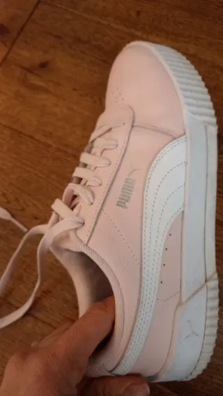 Zapatillas Puma rosas y blancas