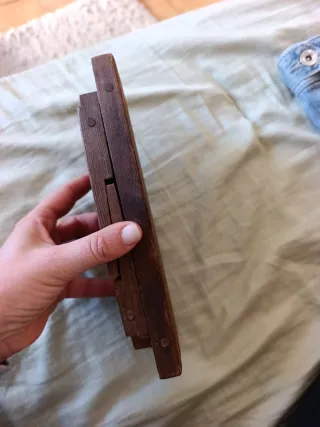 Reposapiés de madera para guitarra