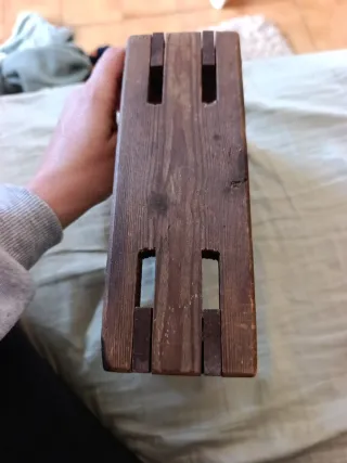 Reposapiés de madera para guitarra