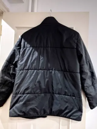 Cazadora acolchada azul marino