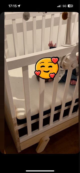 Cuna Montessori y colchón convertible a cama