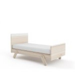 Cuna Montessori y colchón convertible a cama