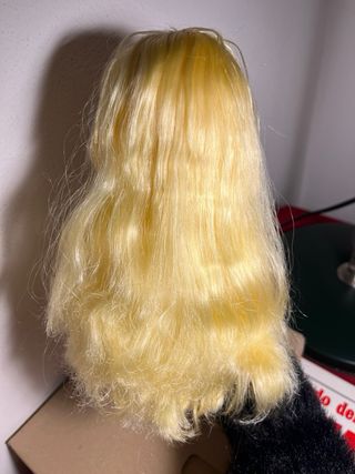 Rainbow High Sunny Swim & Style Bambola