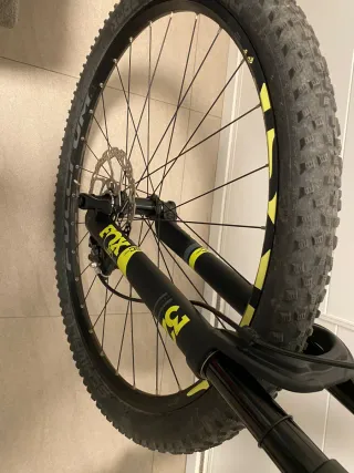 Bicicleta de montaña carbono Scott