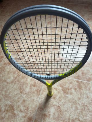 Raqueta de Tenis HEAD (sin estrenar y encordada)