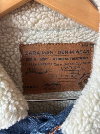Cazadora vaquera Zara con forro de borreguito.