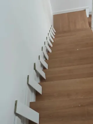 Tarima de madera para escaleras