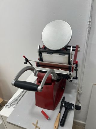Máquina Letterpress Roja y Plateada