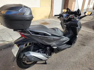 Honda Forza 350 Negra 2022. Perfecta