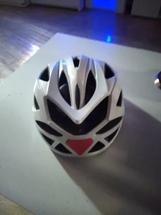 Casco de bicicleta blanco