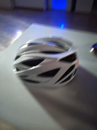 Casco de bicicleta blanco