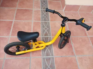 Bicicleta sin pedales amarilla Decathlon