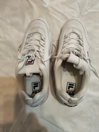 Zapatillas Fila Blancas talla 44